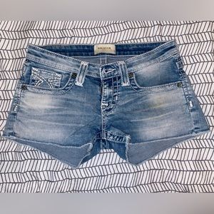 Big Star Denim Shorts • Size: 26